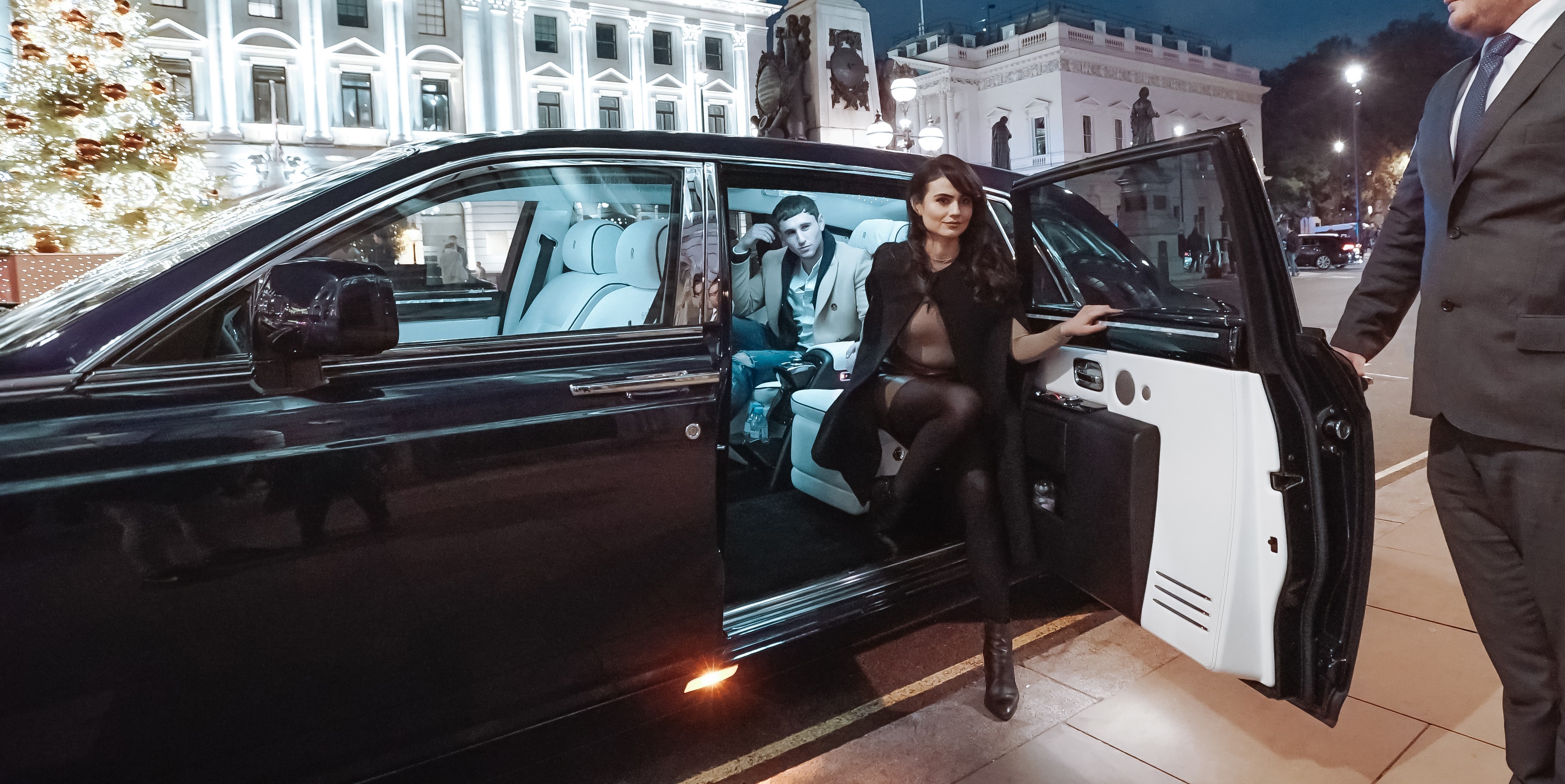 Couple travveling in style around London with AZ Luxe Chauffeur Service