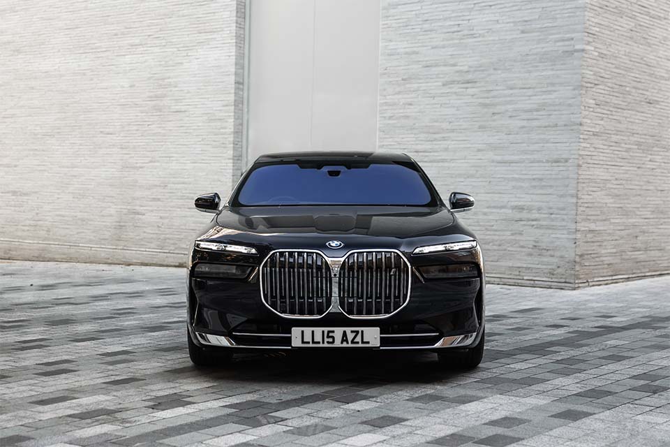 The Stylish Salon - BMW i7