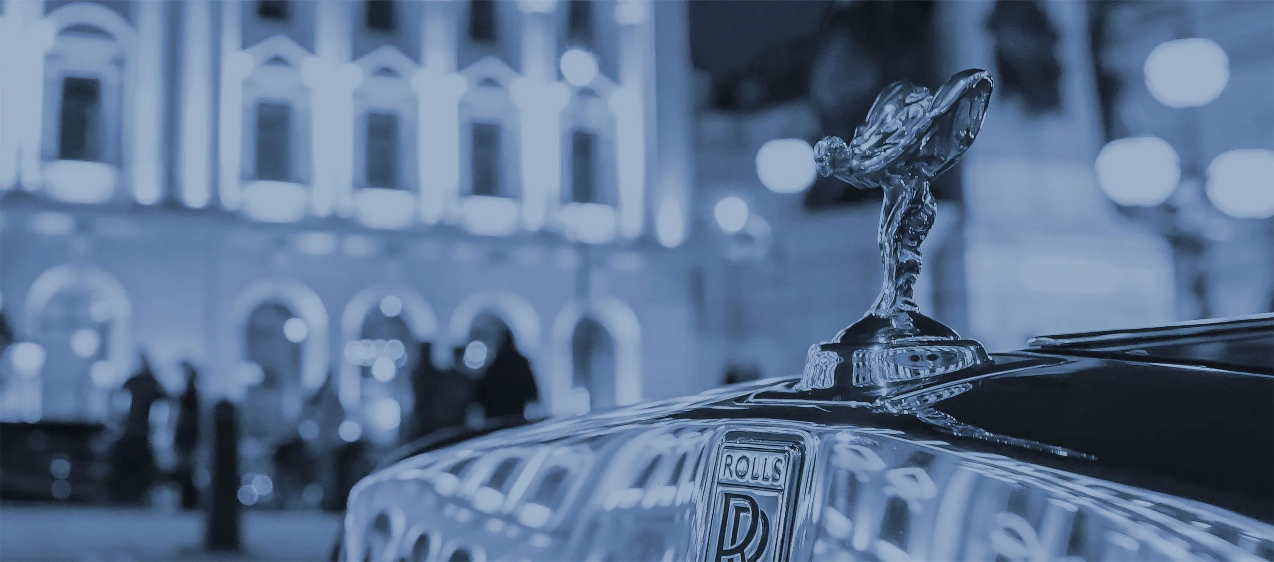 Front view of AZ Luxe's Rolls Royce with iconic Spirit of Ecstasy emblem