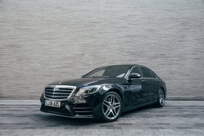 Long view of AZ Luxe's Mercedes S Class for Heathrow Airport transfers